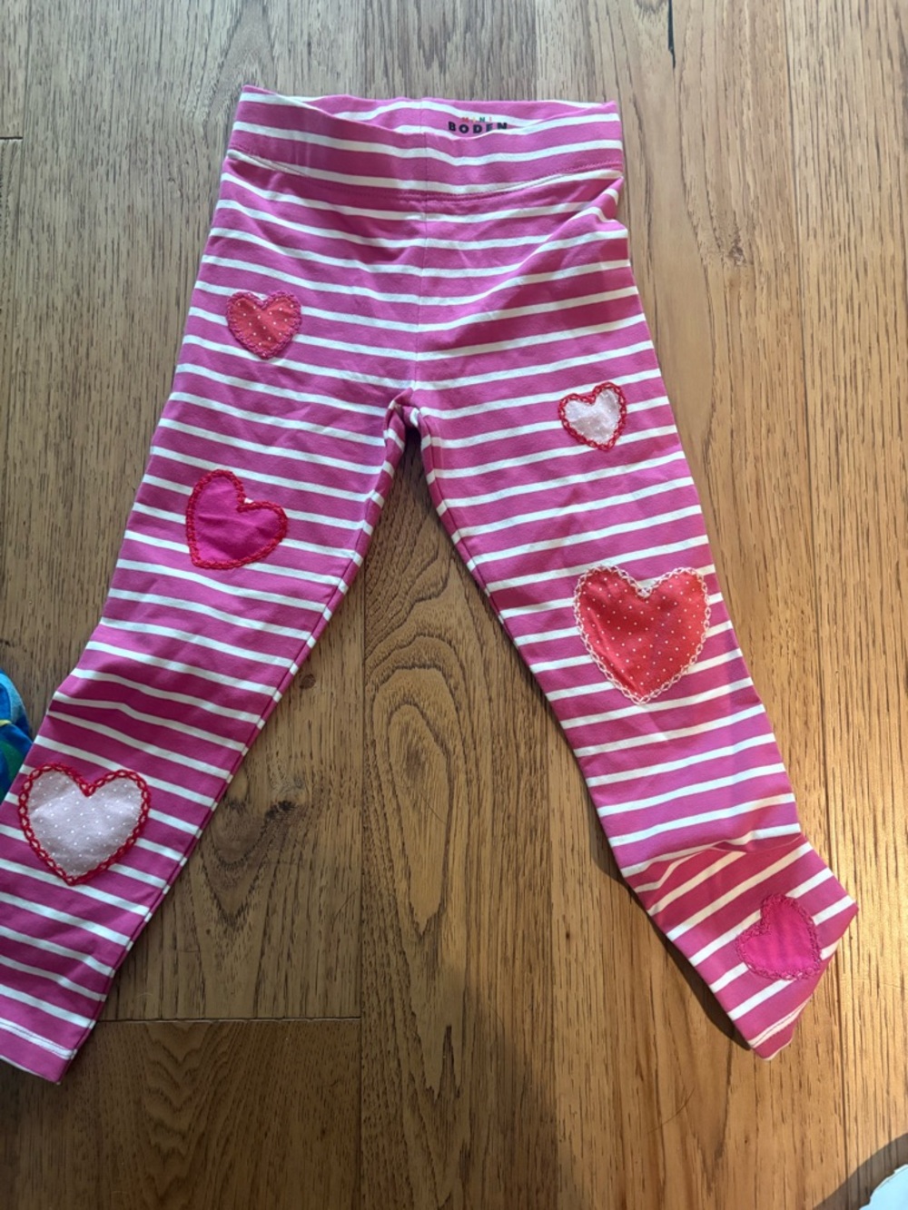 Mini boden nwot Pink & White Striped Heart Applique Leggings size 4/5